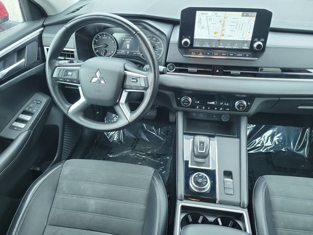 Used 2024 Mitsubishi Outlander SE FWD image 17