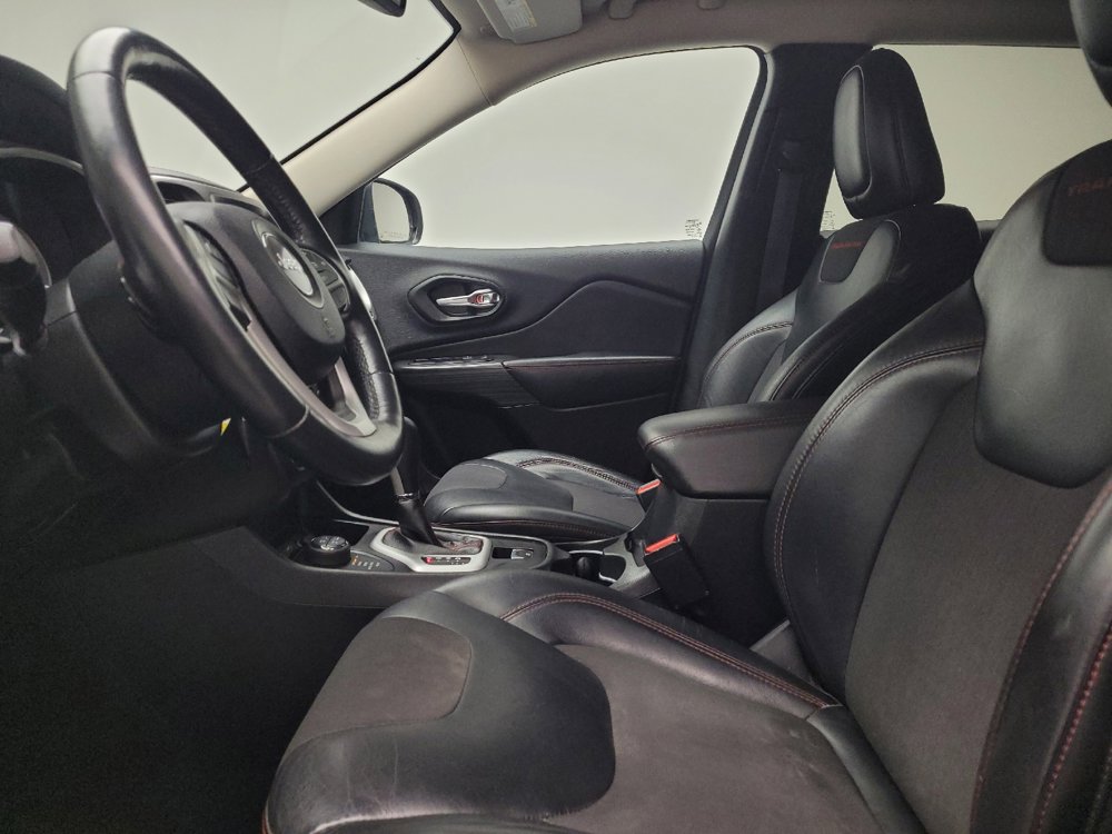 Used 2015 Jeep Cherokee Trailhawk w/ Cold Weather Group image 17