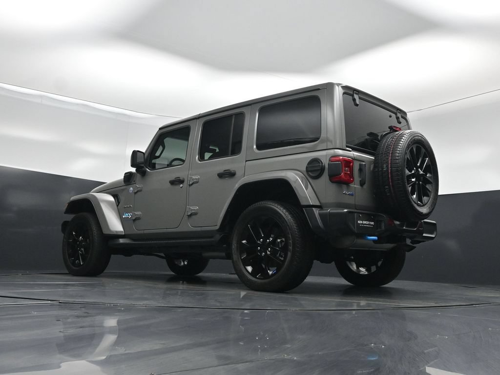 Used 2023 Jeep Wrangler Unlimited Sahara w/ Cold Weather Group AWD/4WD image 48