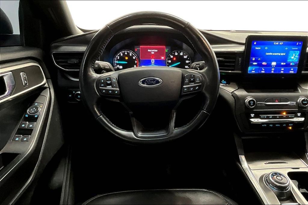 Used 2020 Ford Explorer XLT w/ Equipment Group 202A image 7