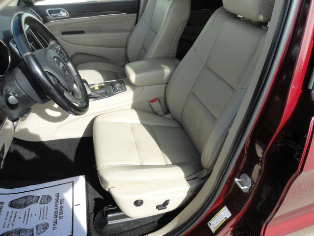Used 2018 Jeep Grand Cherokee Limited AWD/4WD image 4