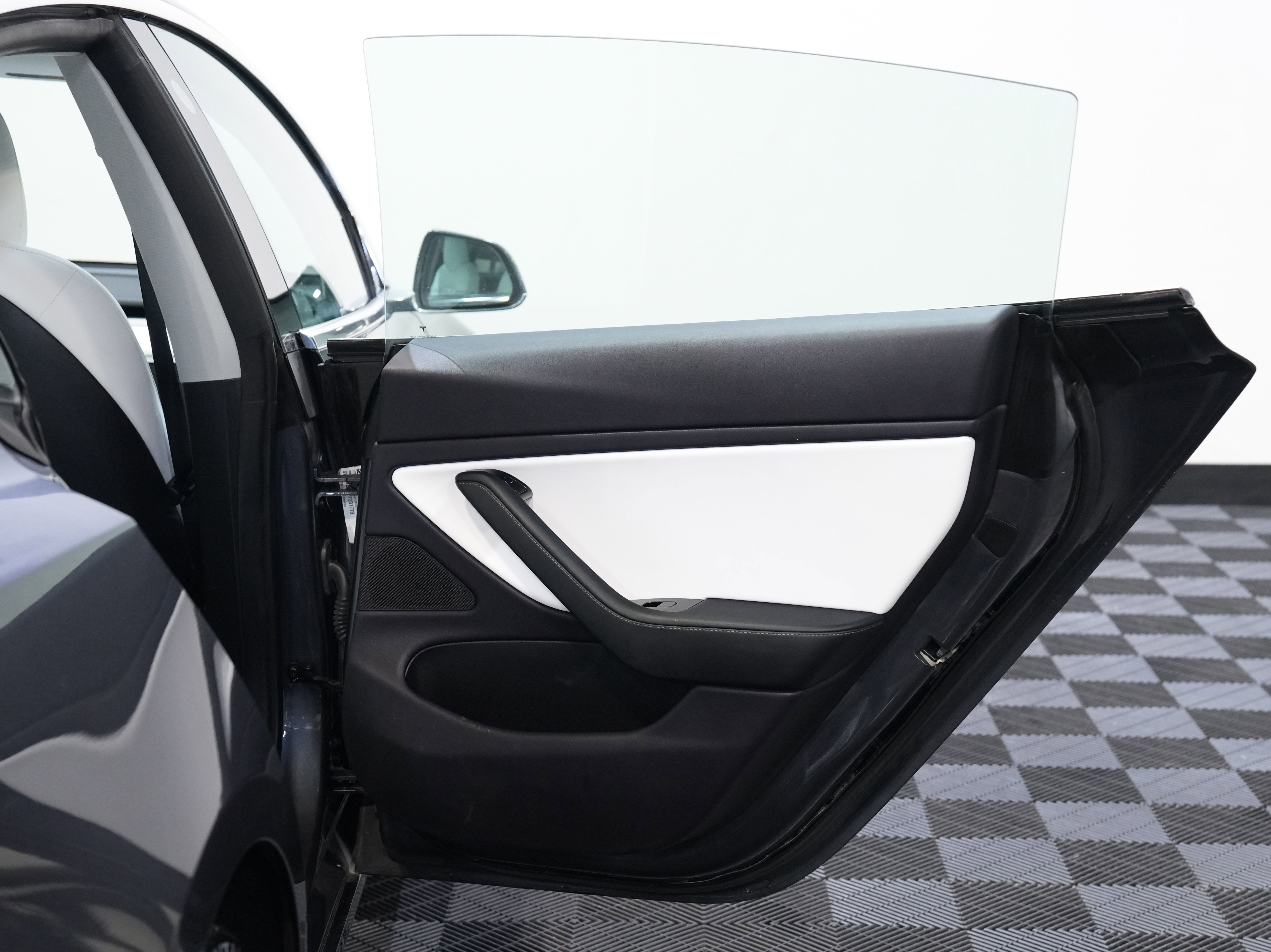 Used 2019 Tesla Model 3 Performance image 26