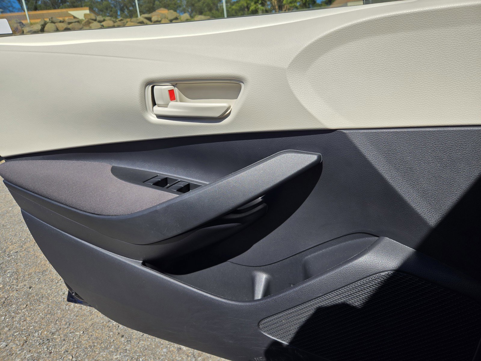 Used 2023 Toyota Corolla LE image 24