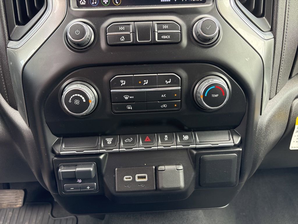Used 2022 Chevrolet Silverado 3500 LT AWD/4WD image 23