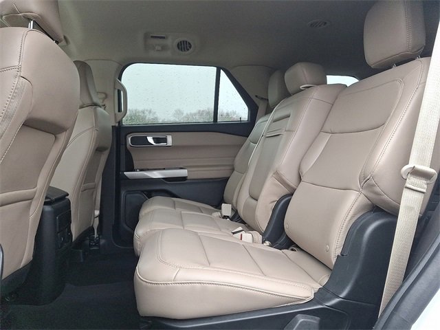 Used 2023 Ford Explorer XLT w/ Equipment Group 202A image 10
