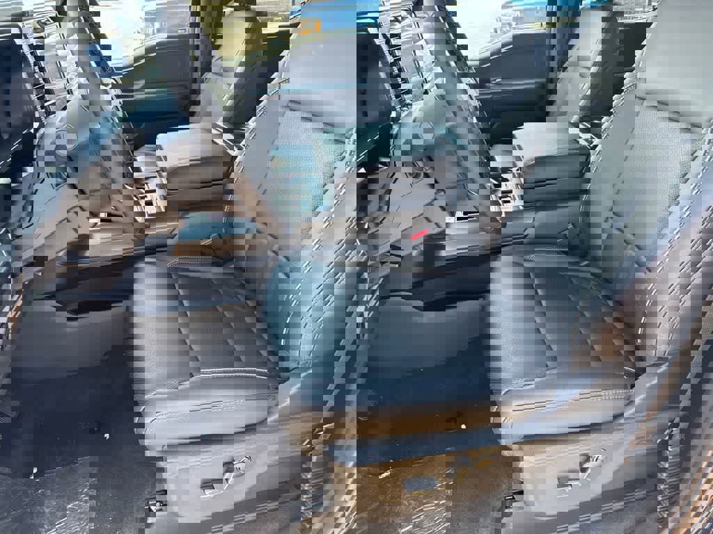 New 2025 Ford F150 Lariat w/ Equipment Group 502A High image 10