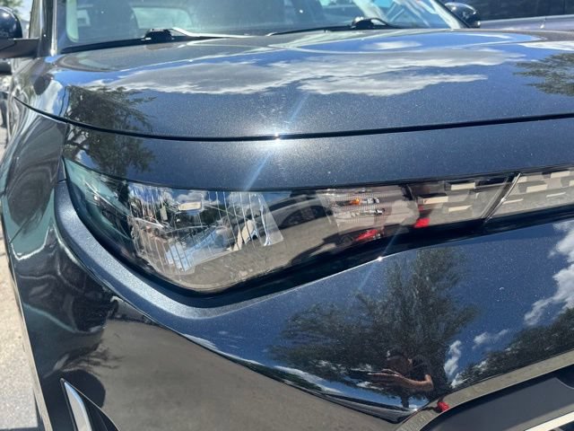 Certified 2025 Kia Soul LX w/ LX Technology Package FWD image 8
