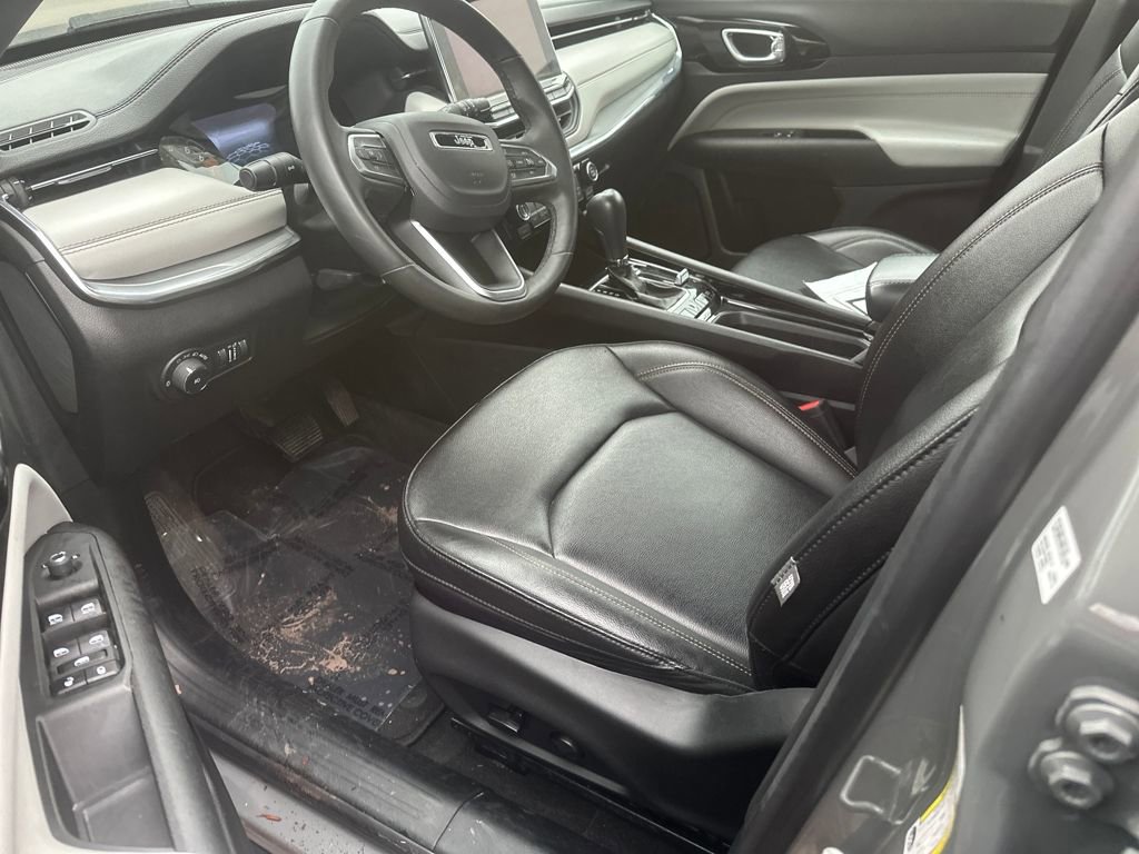 Used 2024 Jeep Compass Limited image 21