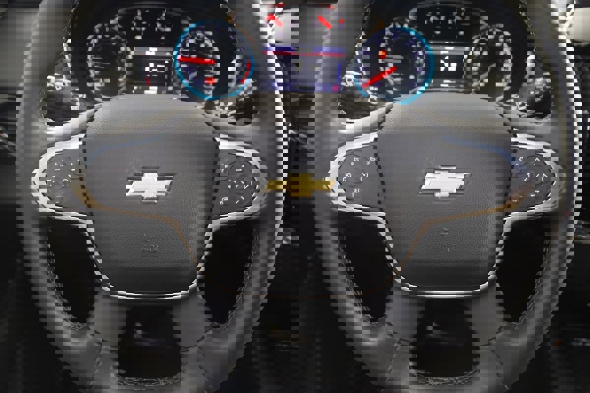 Used 2023 Chevrolet Traverse LT image 35