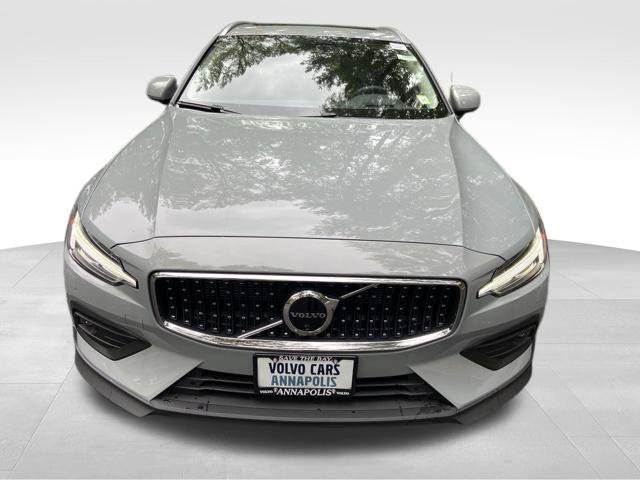 New 2026 Volvo V60 B5 Cross Country Ultra w/ Climate Package AWD/4WD image 2