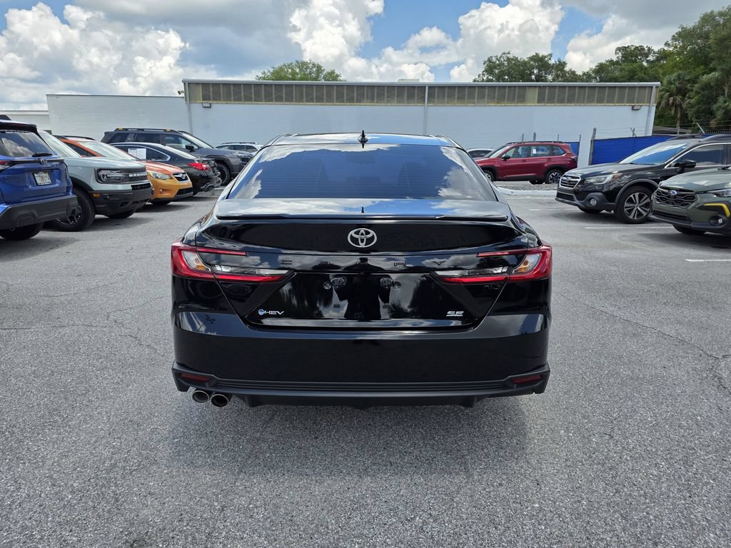 Used 2025 Toyota Camry SE FWD image 4
