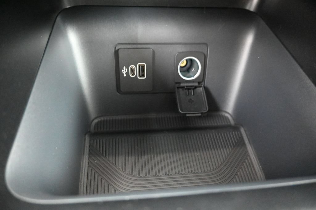 New 2026 Ford Explorer Active AWD/4WD image 17