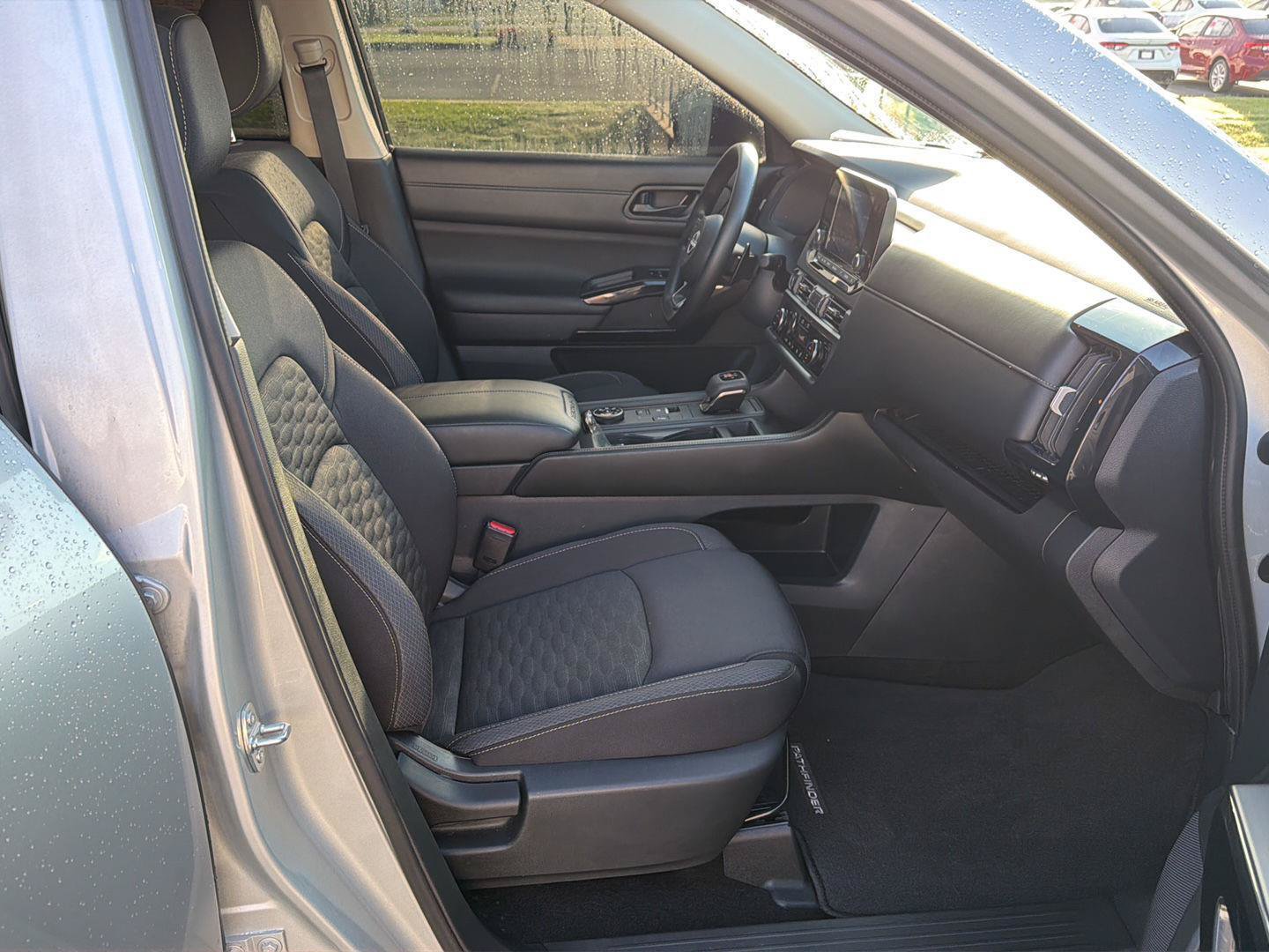 Used 2024 Nissan Pathfinder S AWD/4WD image 13