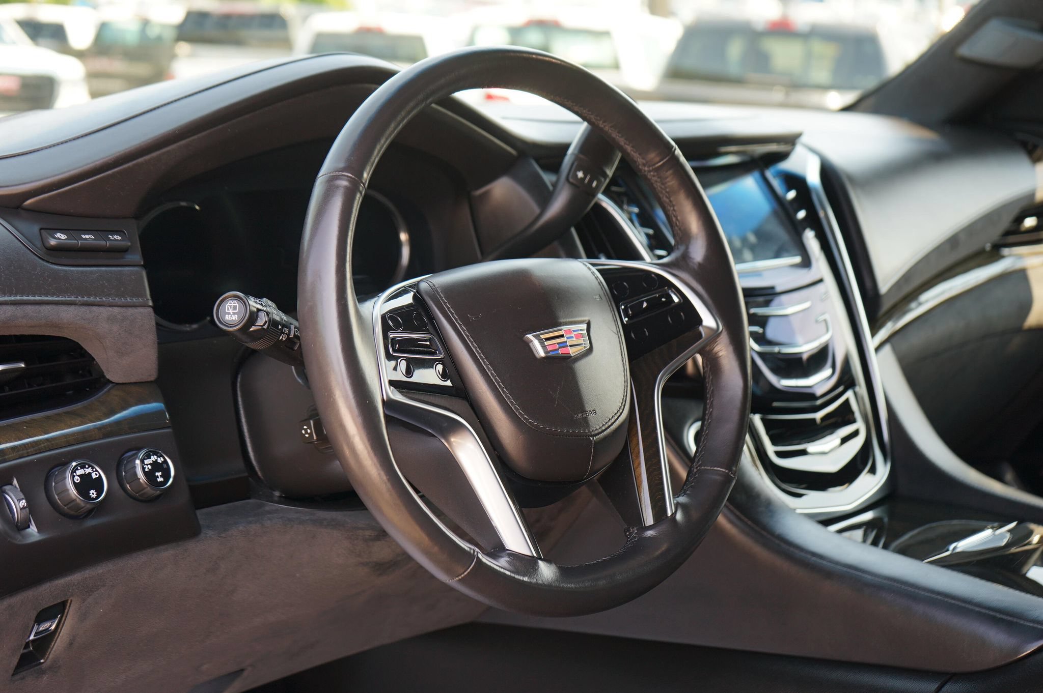 Used 2017 Cadillac Escalade Platinum AWD/4WD image 13