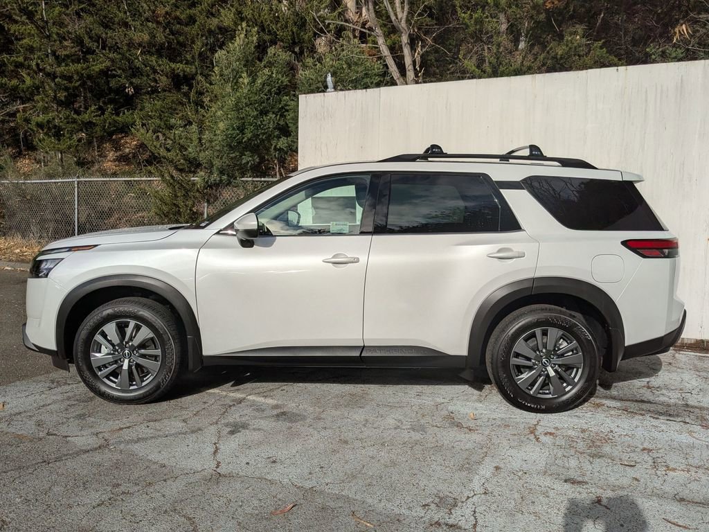 New 2025 Nissan Pathfinder SV image 8