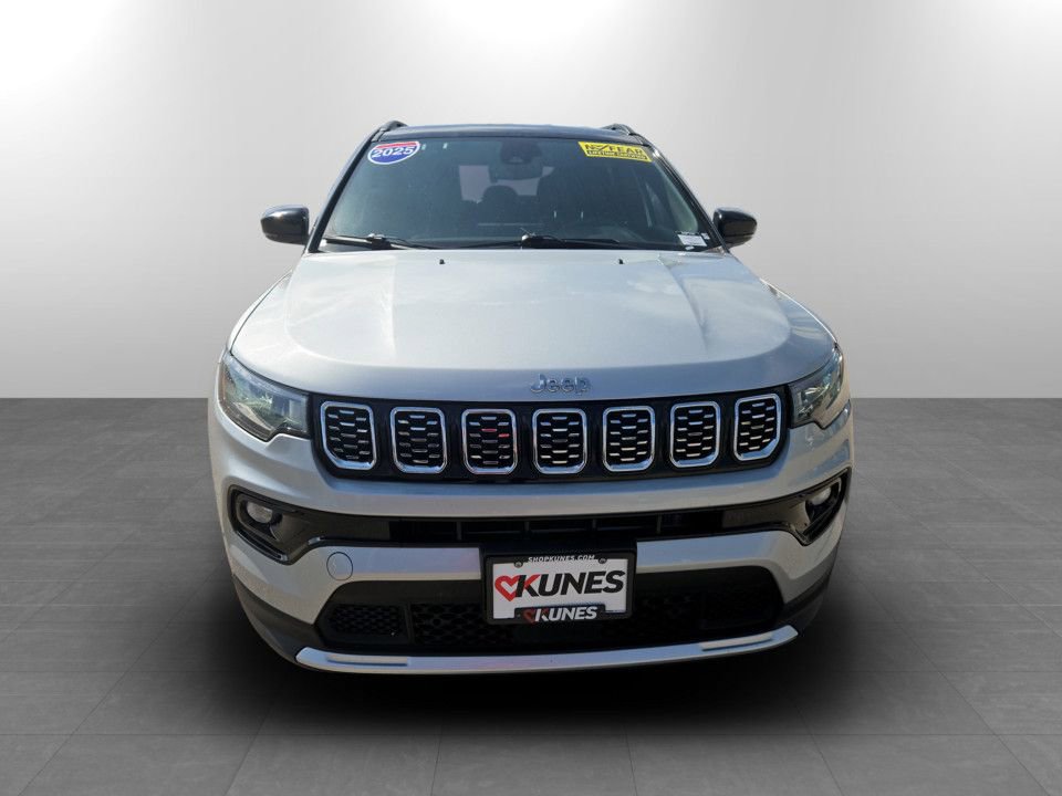 Used 2025 Jeep Compass Limited AWD/4WD image 3