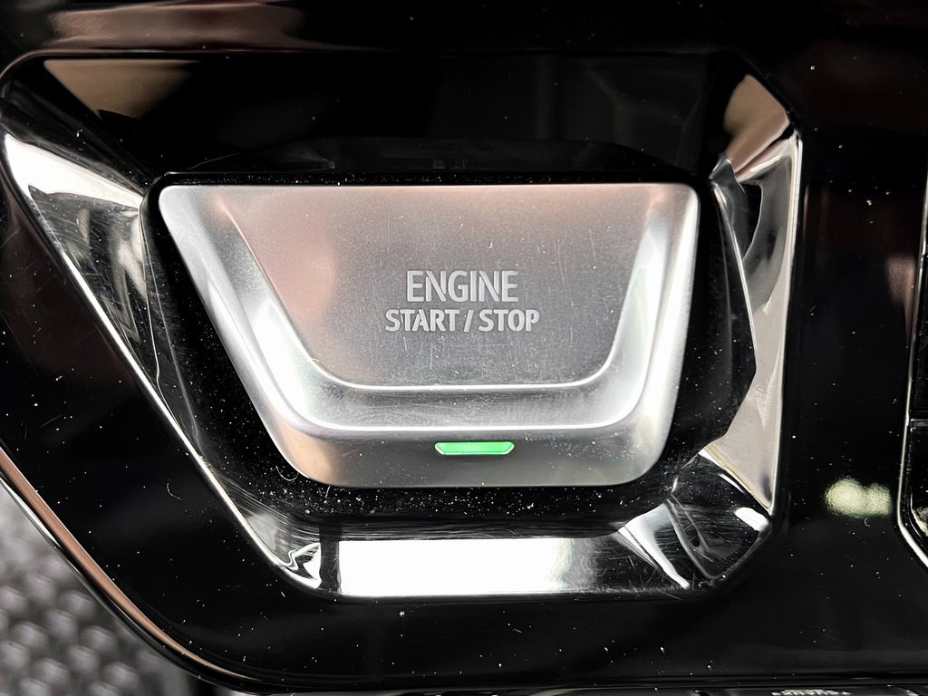 Used 2025 GMC Sierra 2500 AT4 image 8