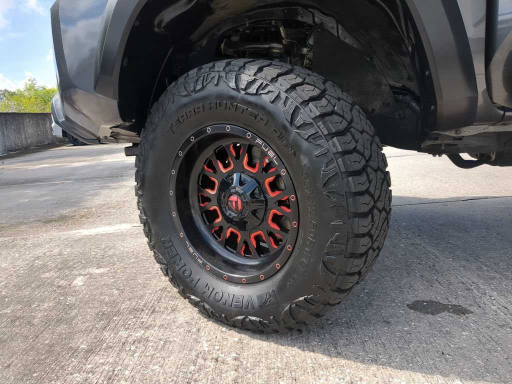 Used 2019 Toyota Tacoma TRD Off-Road AWD/4WD image 35