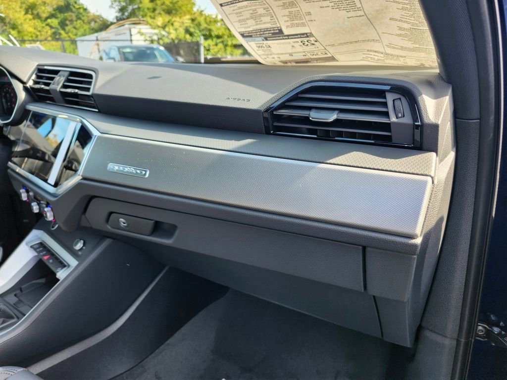 New 2025 Audi Q3 2.0T Premium image 16