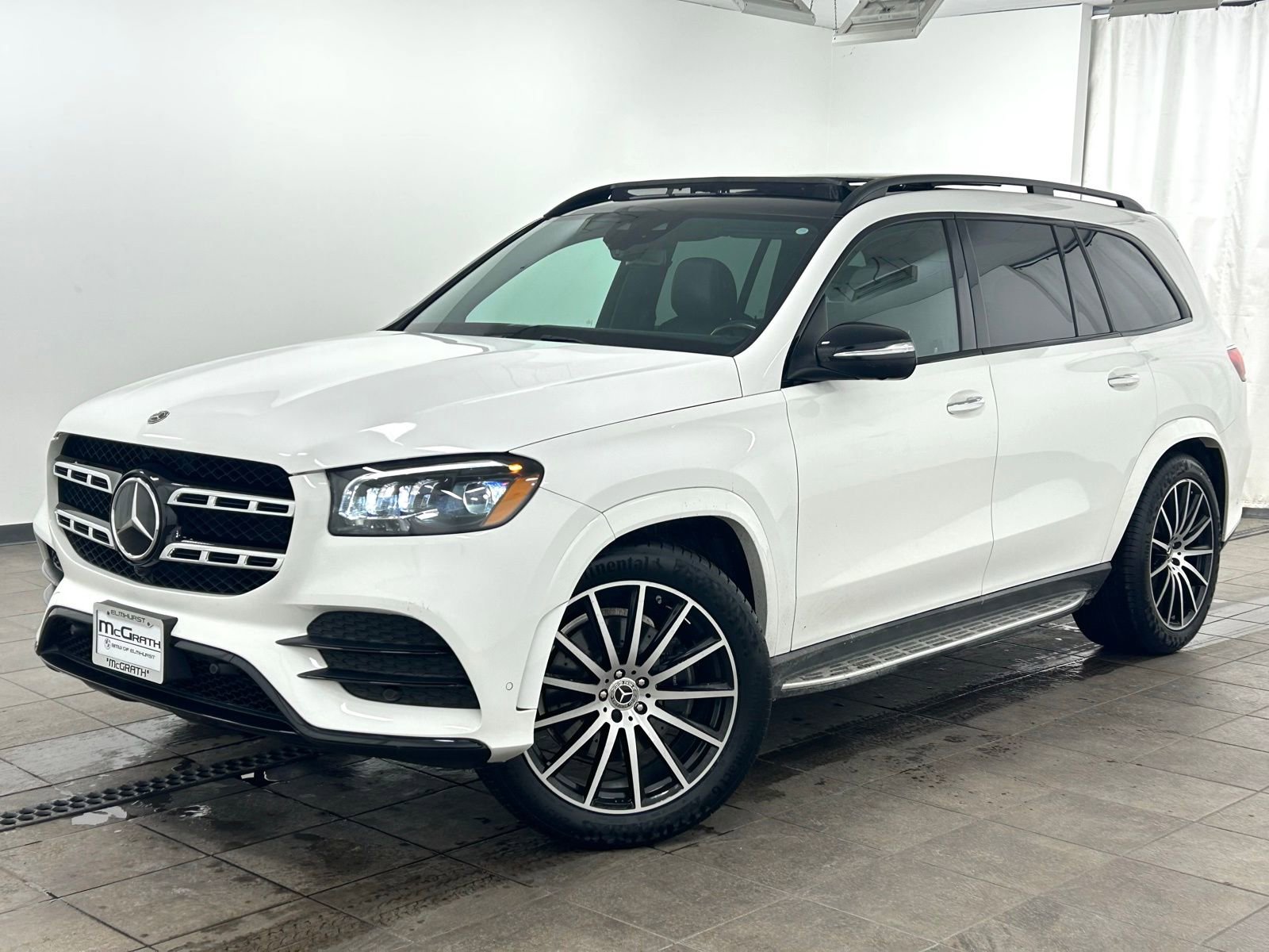 Used 2022 Mercedes-Benz GLS 450 4MATIC w/ AMG Line Exterior image 1