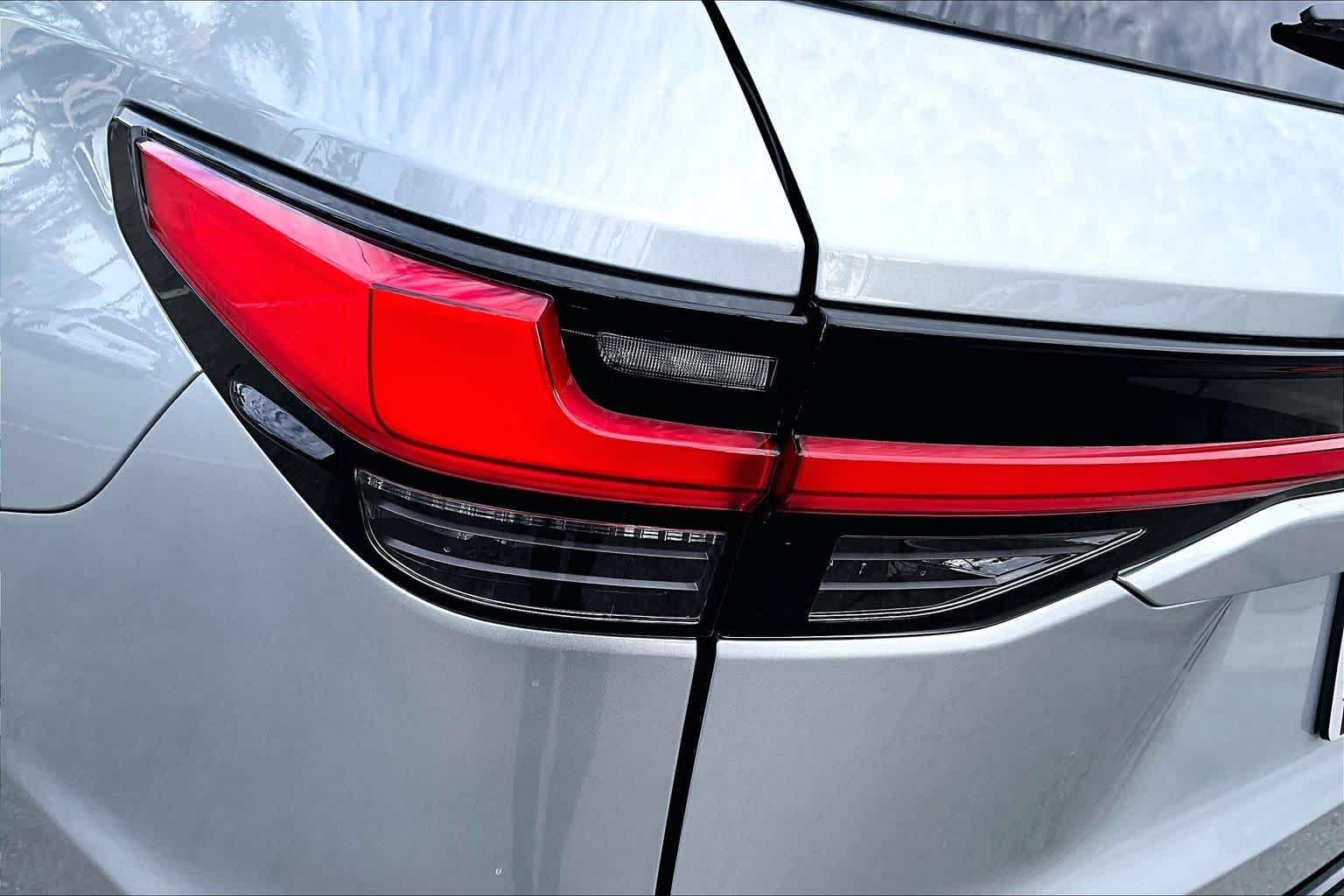 Certified 2026 Lexus TX 500h AWD w/ Technology Package image 27