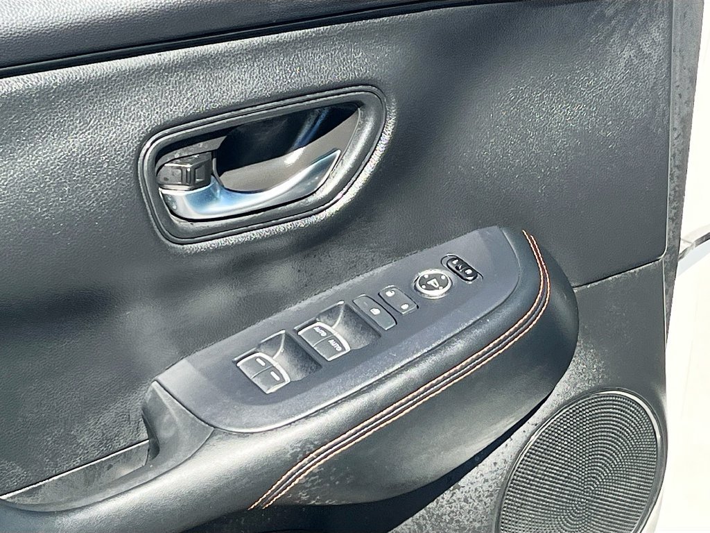 Used 2023 Honda HR-V Sport image 17