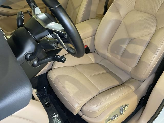 Certified 2020 Porsche Macan AWD/4WD image 5