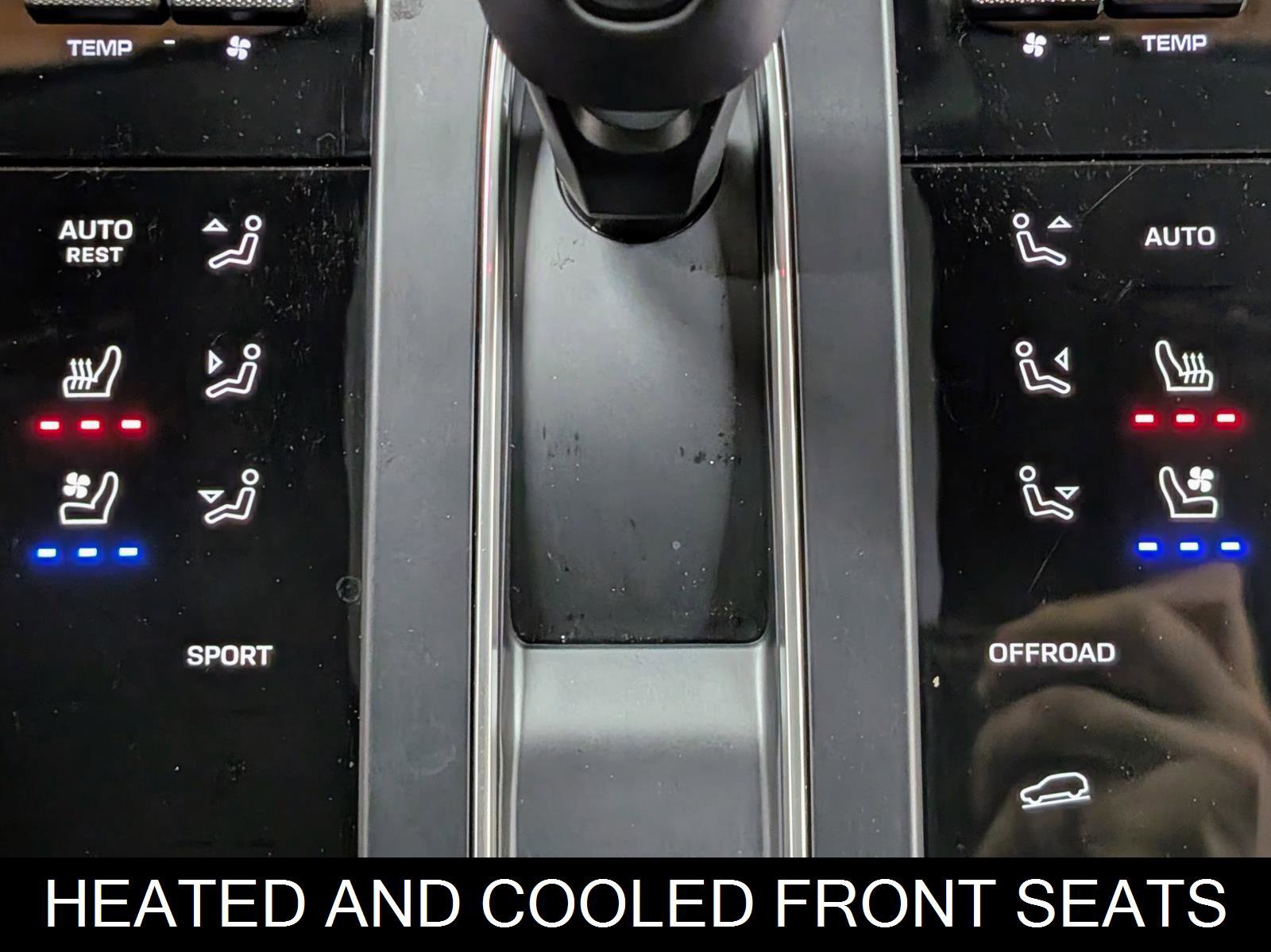 Used 2024 Porsche Macan w/ Premium Plus Package image 28