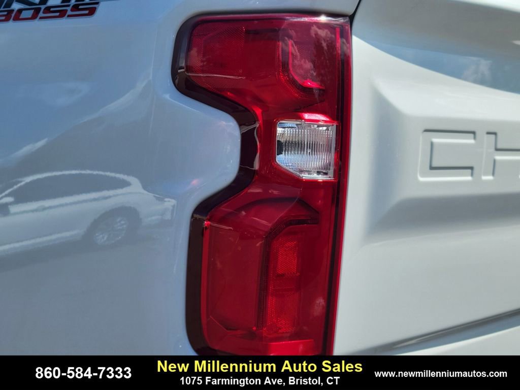Used 2024 Chevrolet Silverado 1500 LT Trail Boss w/ Convenience Package II image 9