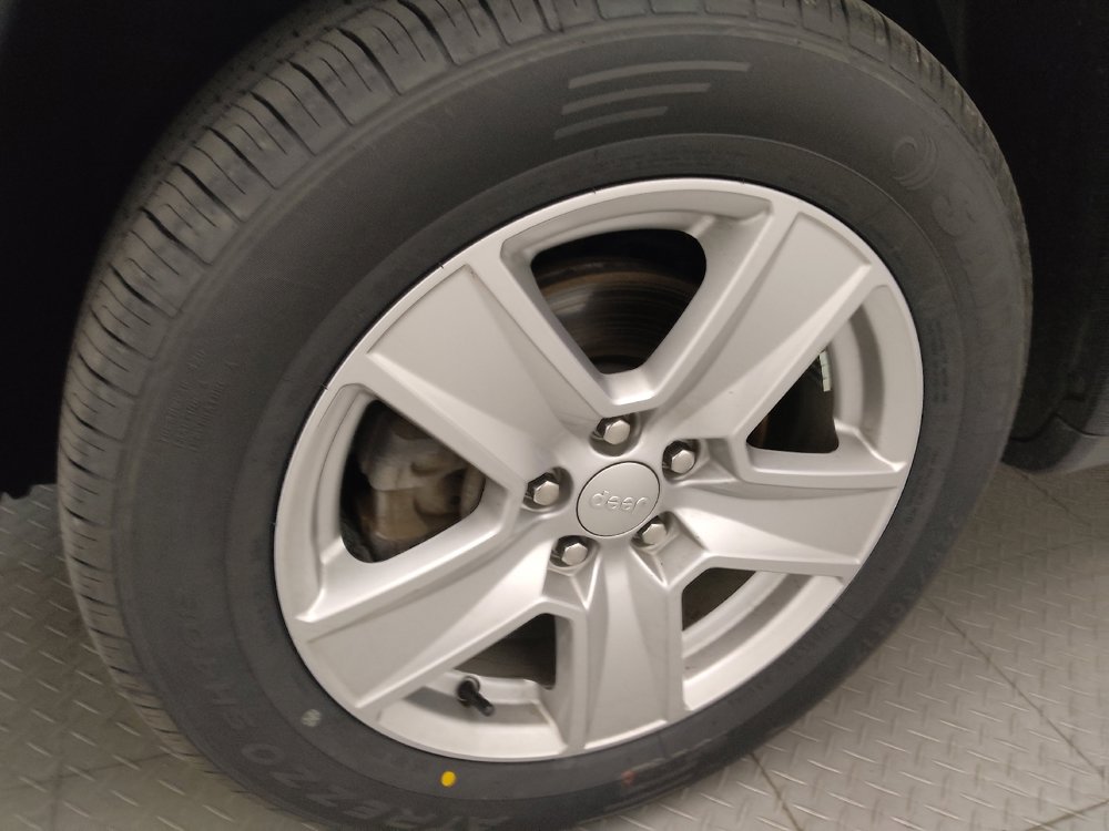 Used 2022 Jeep Compass Latitude FWD image 31
