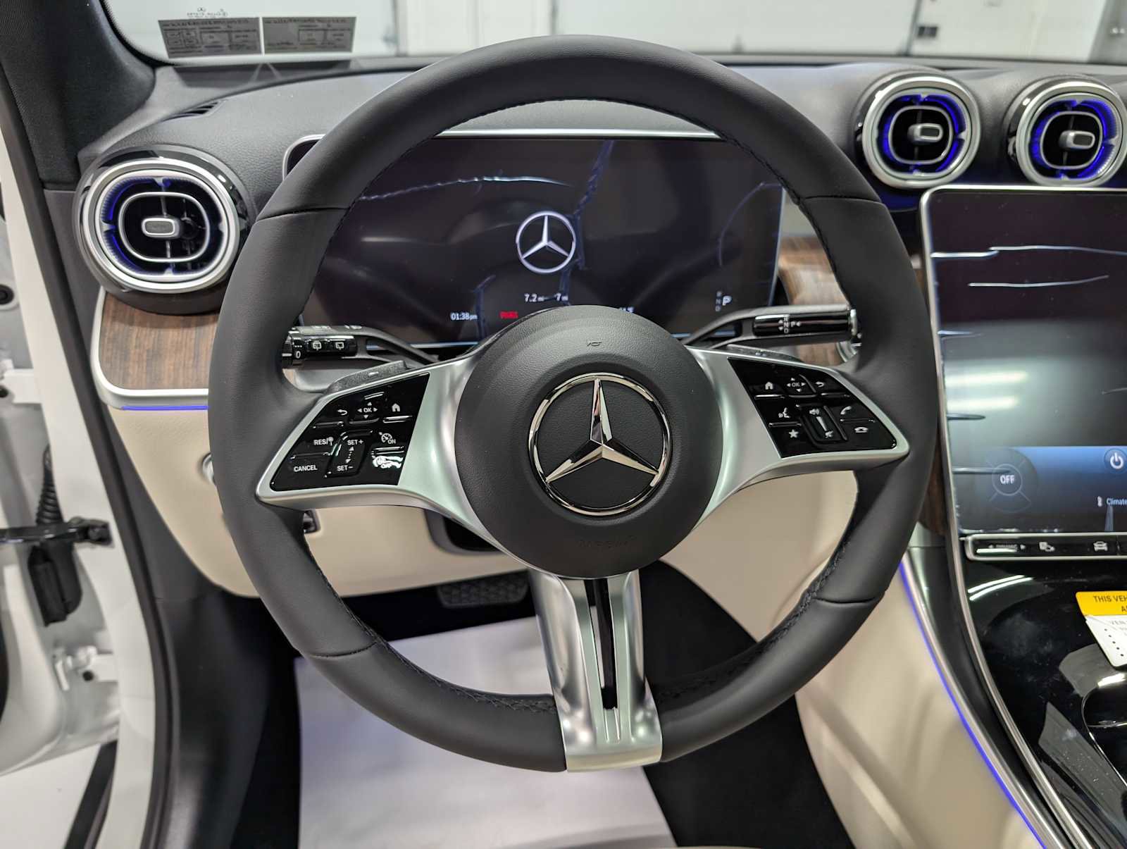 New 2026 Mercedes-Benz GLC 300 4MATIC image 29