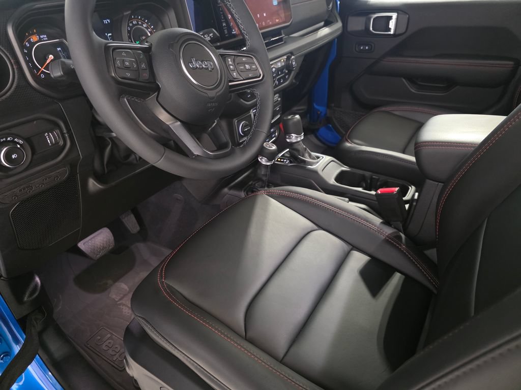 Used 2026 Jeep Wrangler Unlimited Rubicon AWD/4WD image 18