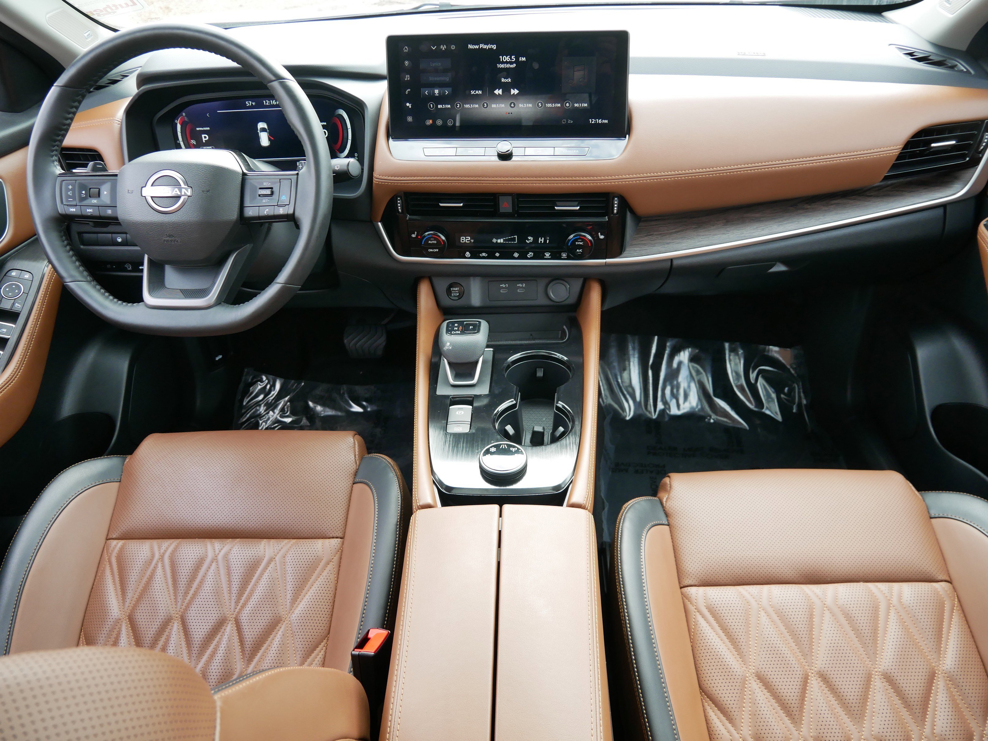 Used 2025 Nissan Rogue Platinum image 10