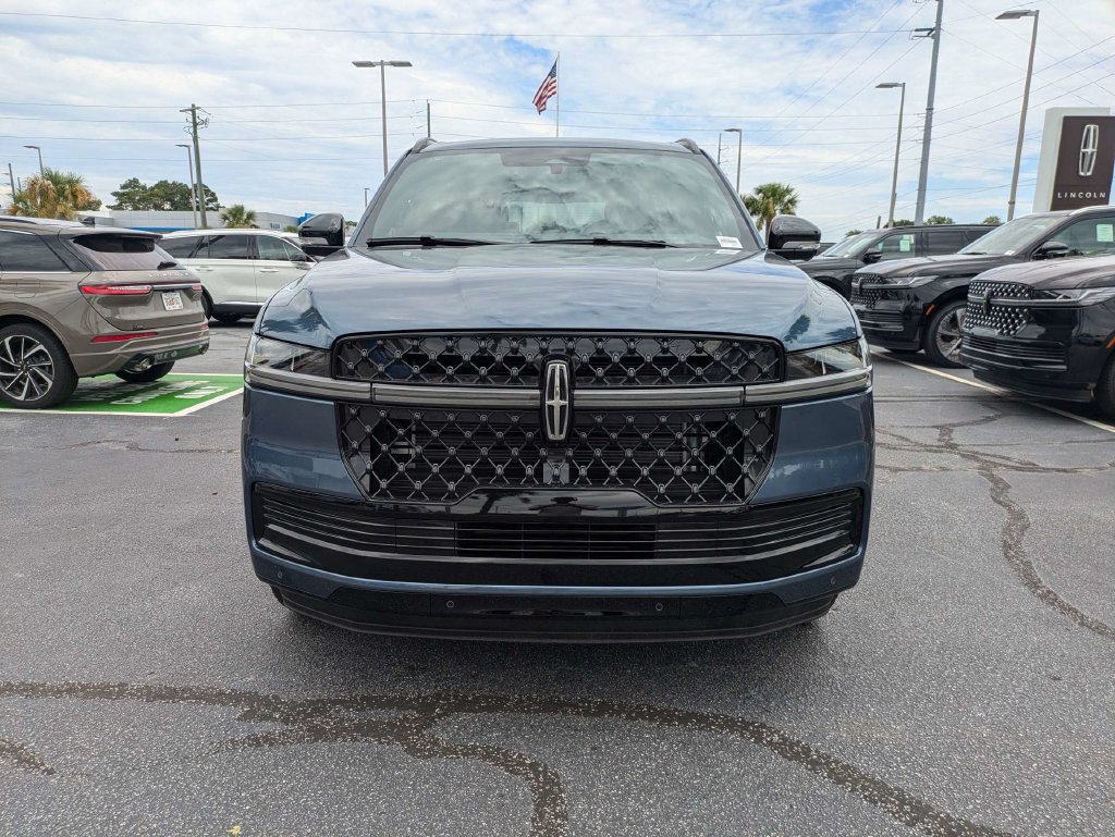 New 2027 Lincoln Navigator L Reserve w/ Jet Appearance Package AWD/4WD image 9