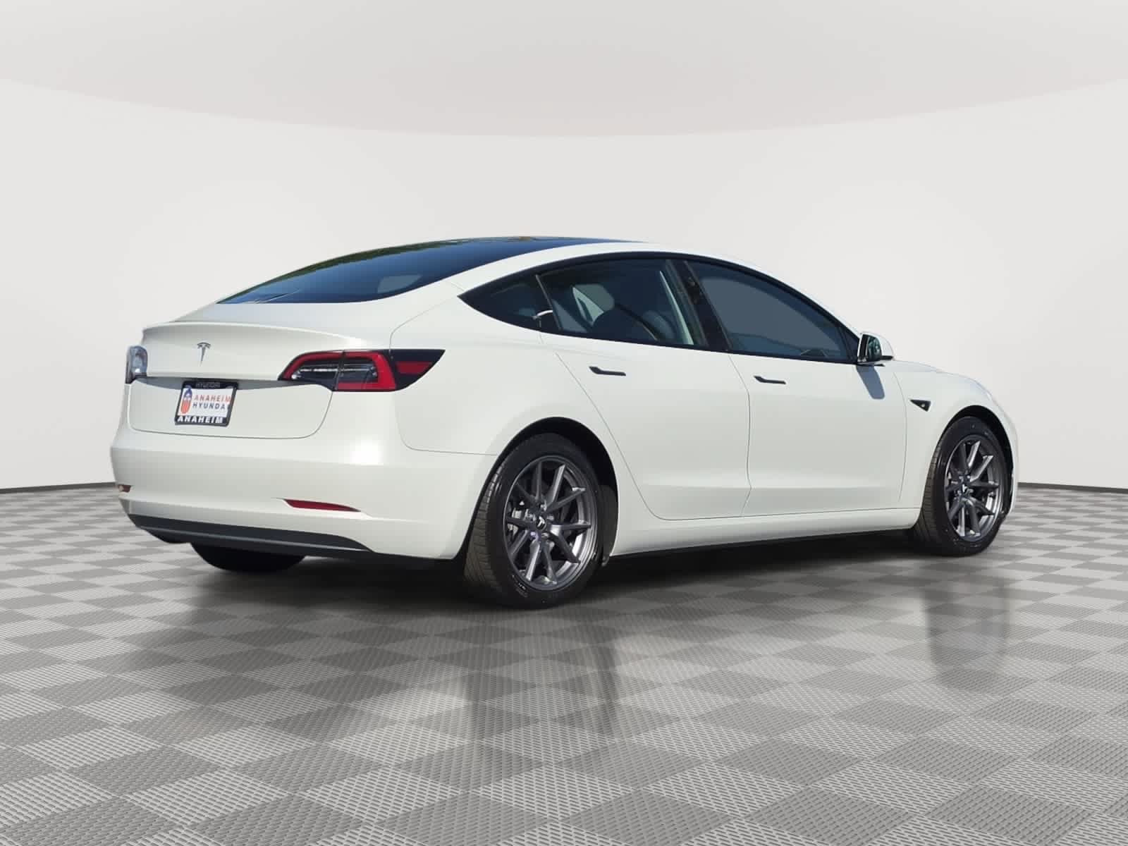 Used 2023 Tesla Model 3 Standard Range RWD image 7