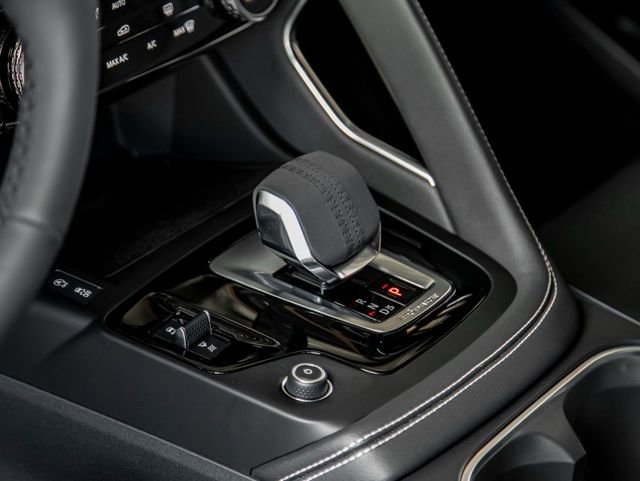 New 2024 Jaguar E-PACE R-Dynamic SE AWD/4WD image 19