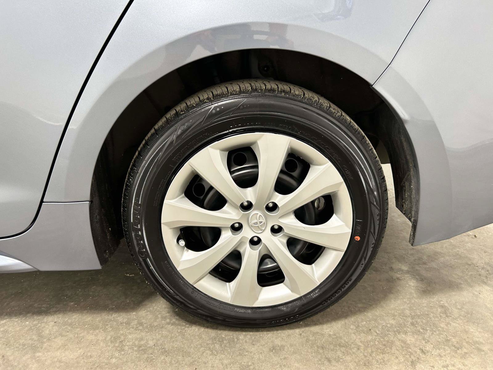 Used 2025 Toyota Corolla LE FWD image 7