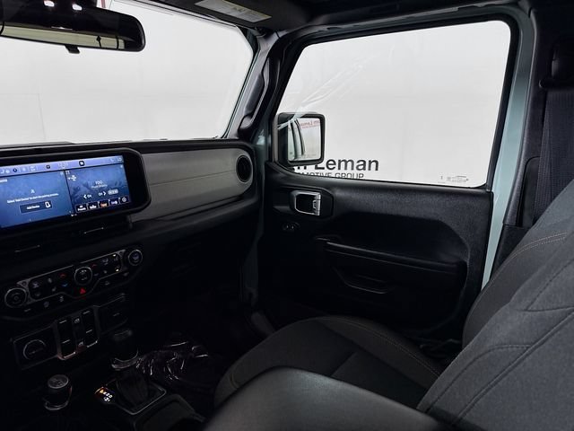 Used 2024 Jeep Wrangler Unlimited Sport AWD/4WD image 22