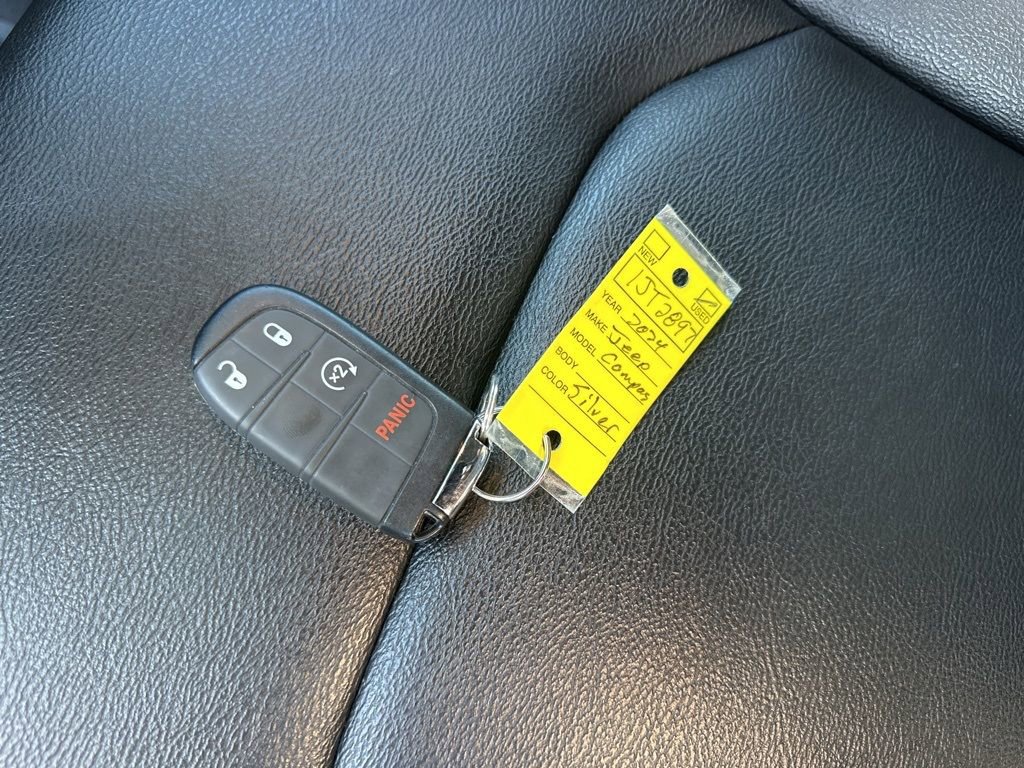 Used 2024 Jeep Compass Limited image 32