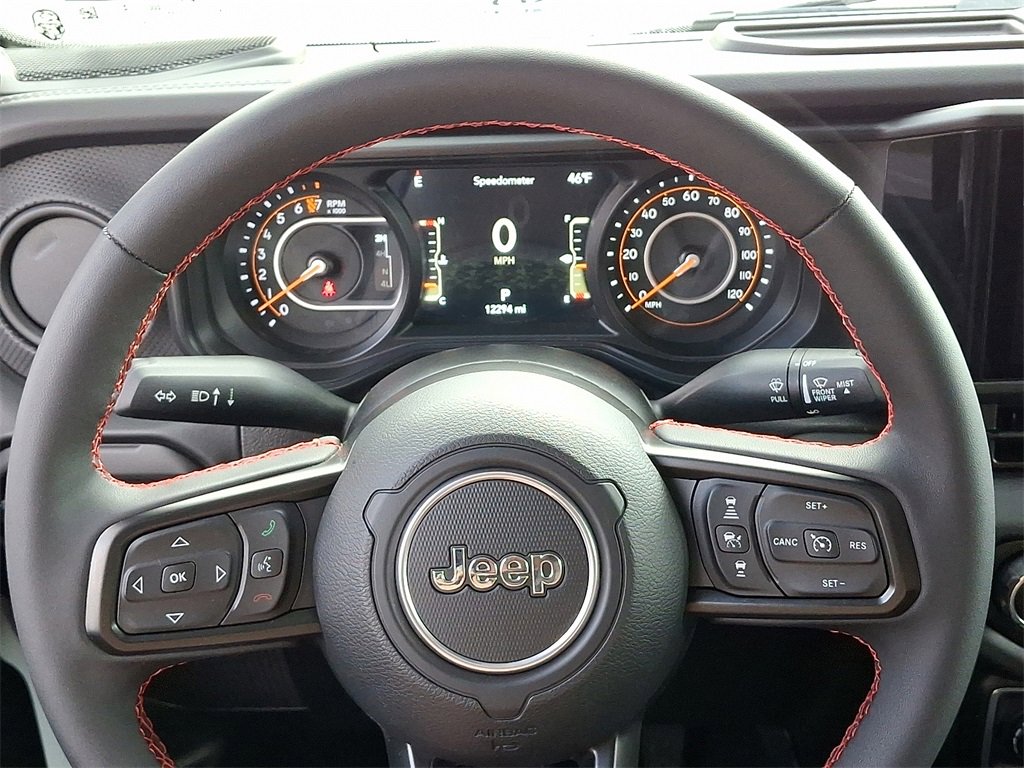 Used 2024 Jeep Gladiator Rubicon w/ Technology Group image 20