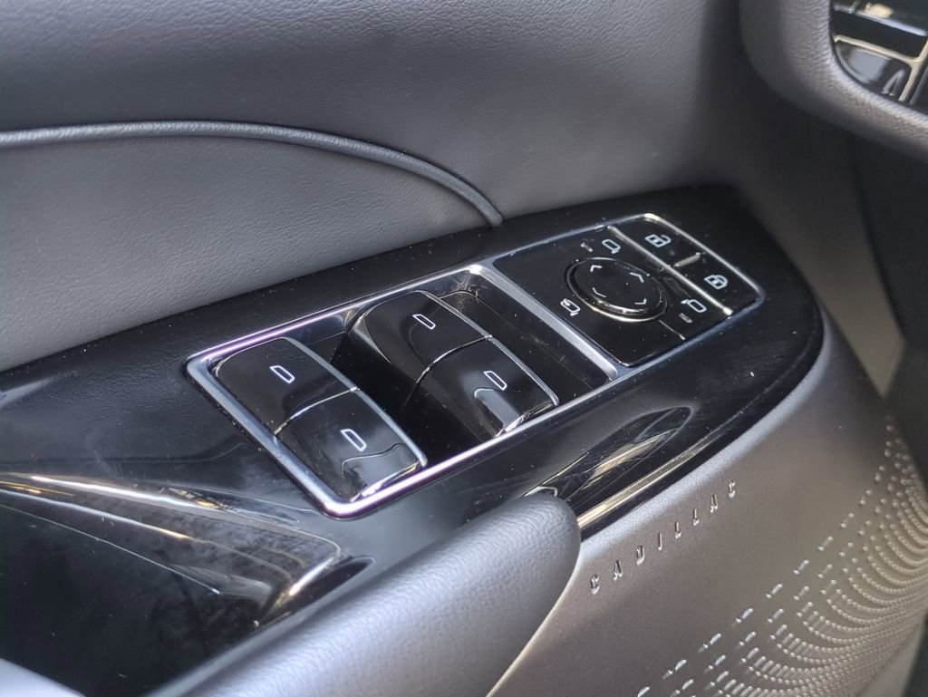 Used 2024 Cadillac Lyriq Luxury image 28