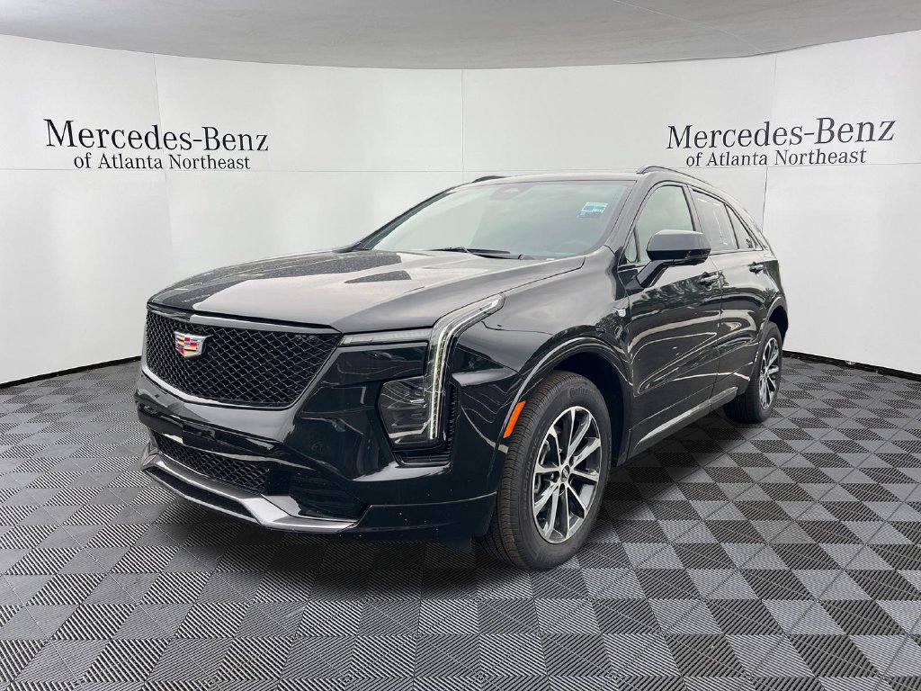 Used 2025 Cadillac XT4 Sport FWD image 3