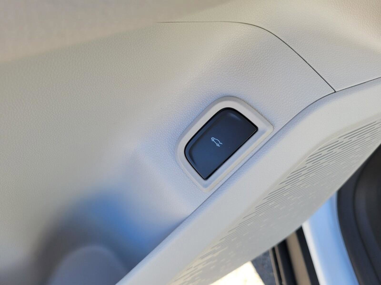 New 2026 GMC Terrain Denali w/ LPO, Floor Liner Package image 27