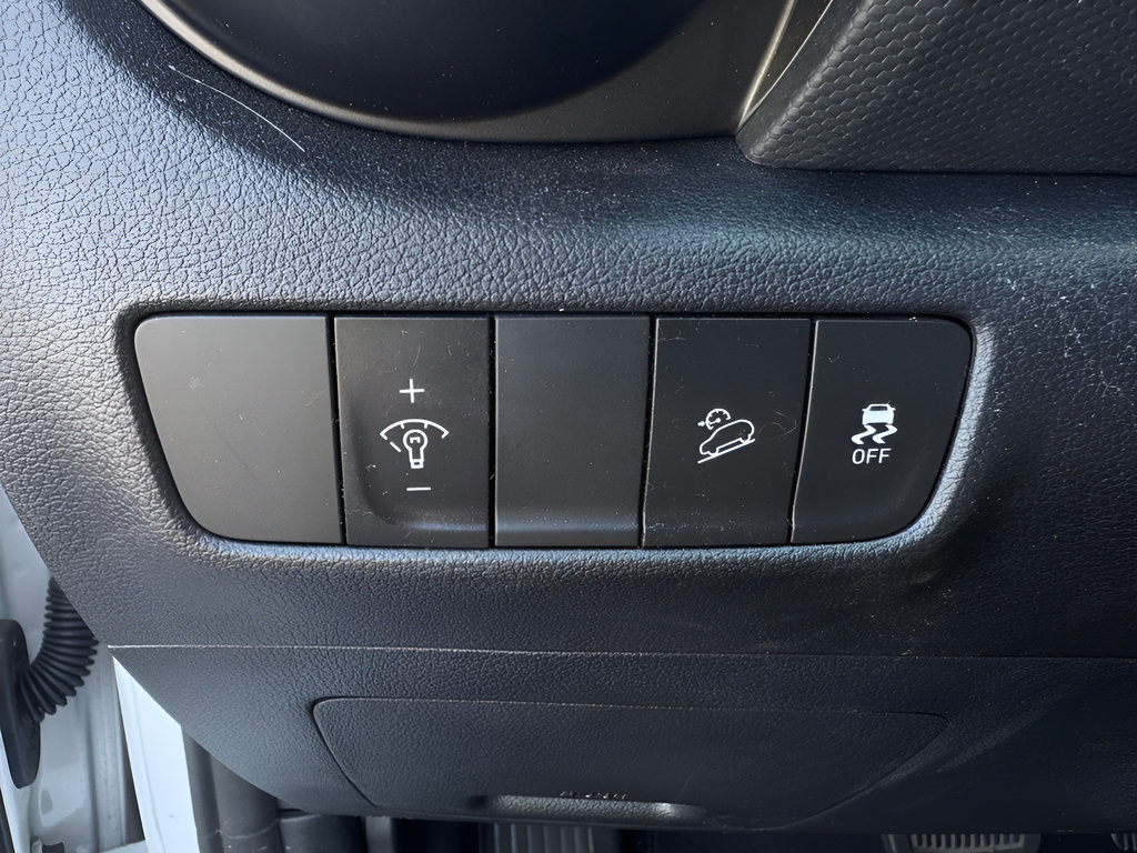 Used 2023 Hyundai Kona Limited AWD/4WD image 23