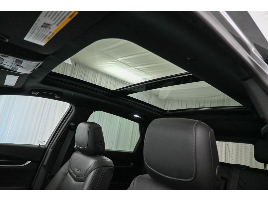 Used 2024 Cadillac XT5 Premium Luxury image 11