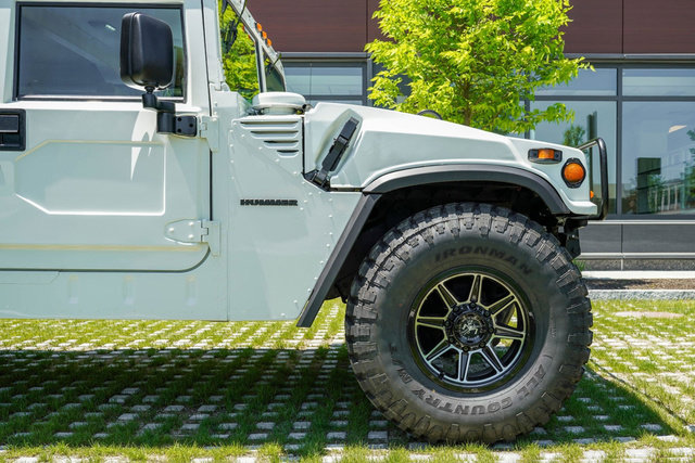 Used 1995 HUMMER H1 4-Door Wagon image 11