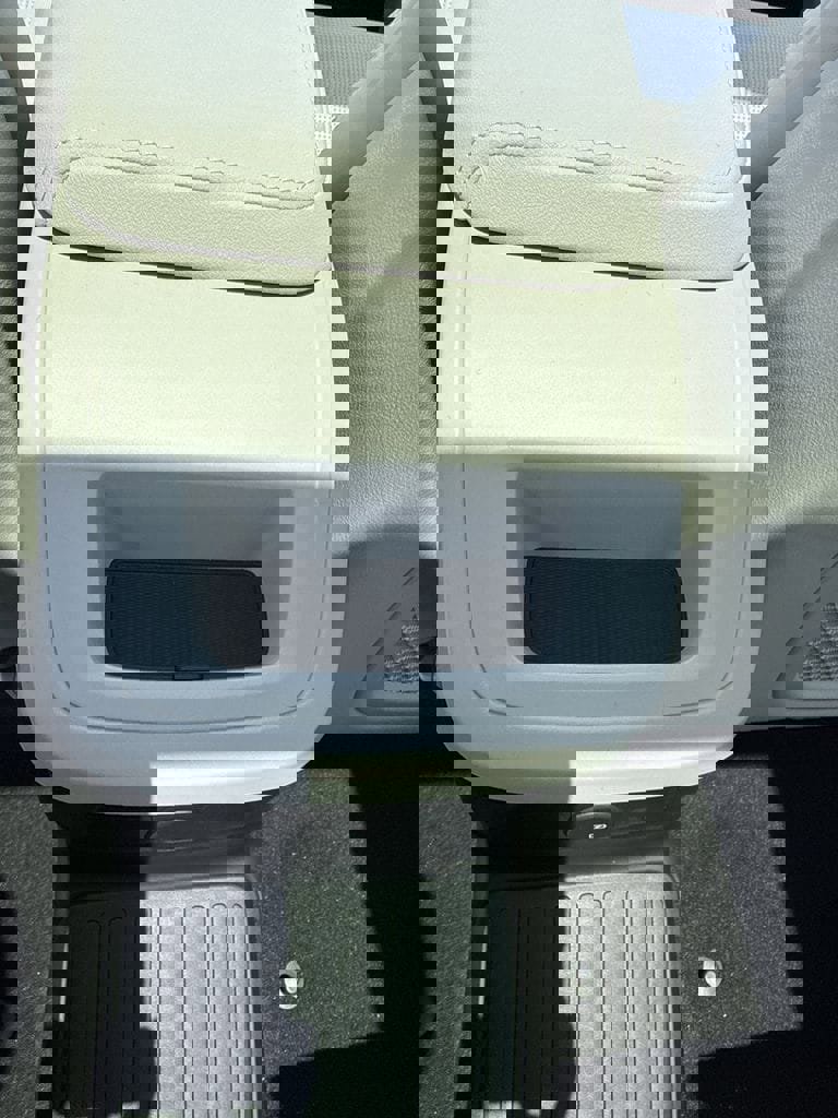 New 2025 Volvo XC60 T8 Ultra w/ Protection Package Premier image 7