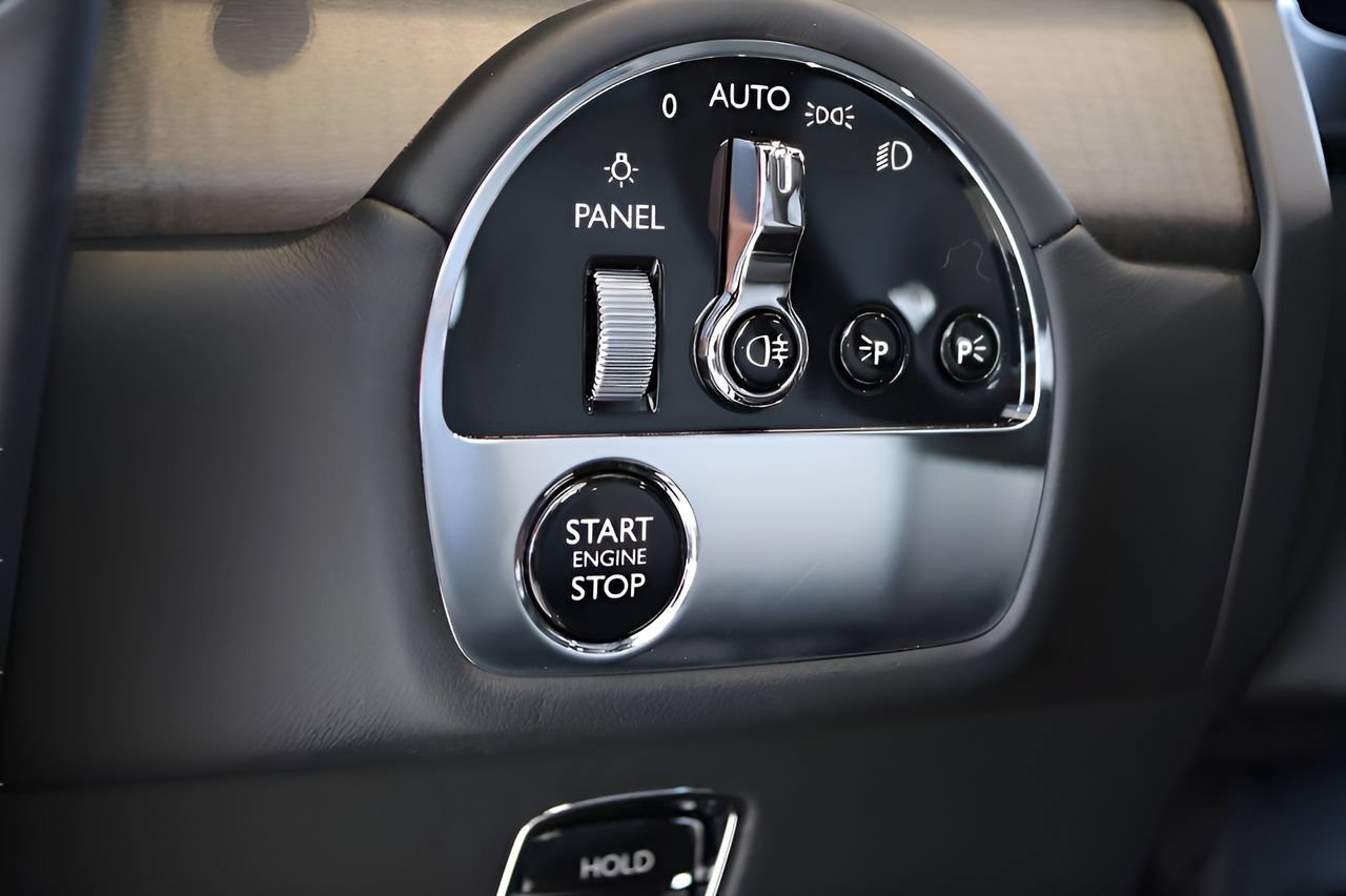Certified 2025 Rolls-Royce Spectre AWD/4WD image 27