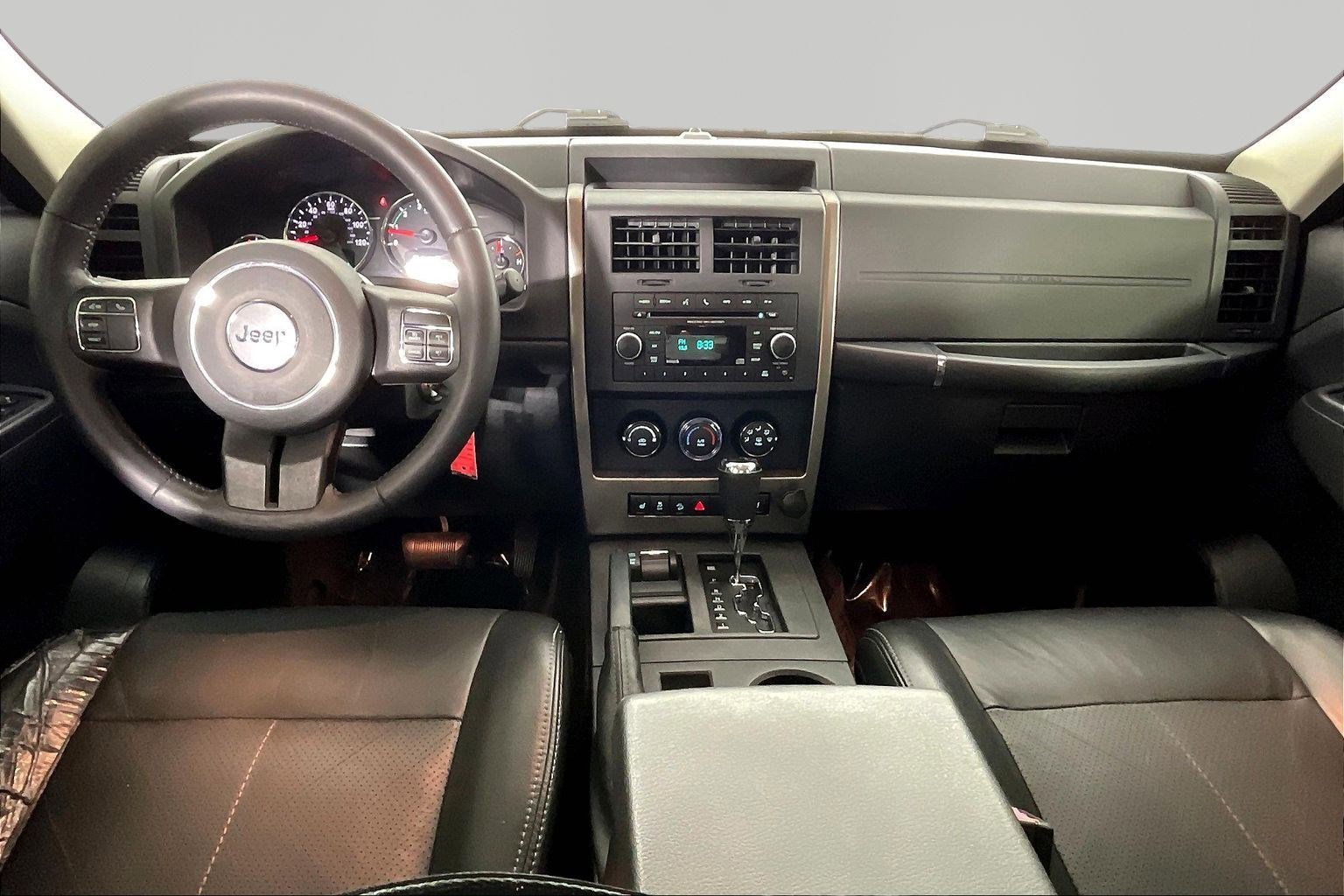 Used 2012 Jeep Liberty Sport AWD/4WD image 7