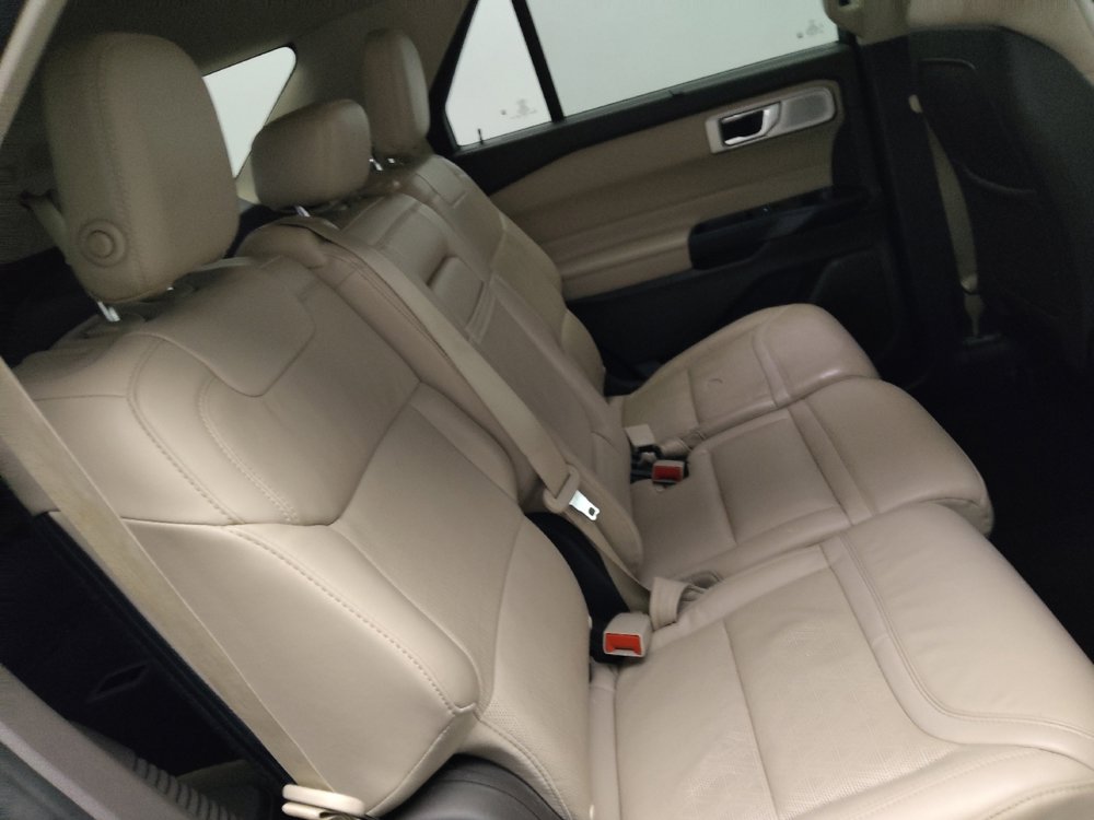 Used 2020 Ford Explorer Platinum w/ Premium Technology Package AWD/4WD image 19